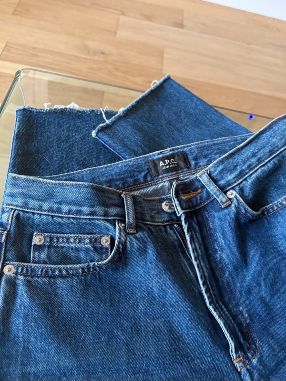 A.P.C. Women’s Classic Raw Hem Straight retail $348 - Size 26 (fits 26-28)